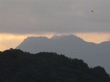 夜明け前の石鎚山１.jpg